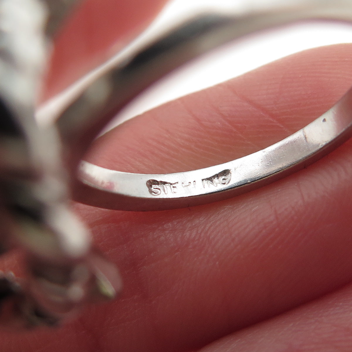 925 Sterling Silver Vintage Interlocked Circle Oxidized Ring Size 6.25