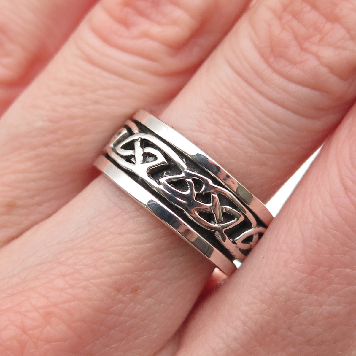 925 Sterling Silver Vintage Celtic Knot Oxidized Band Ring Size 7