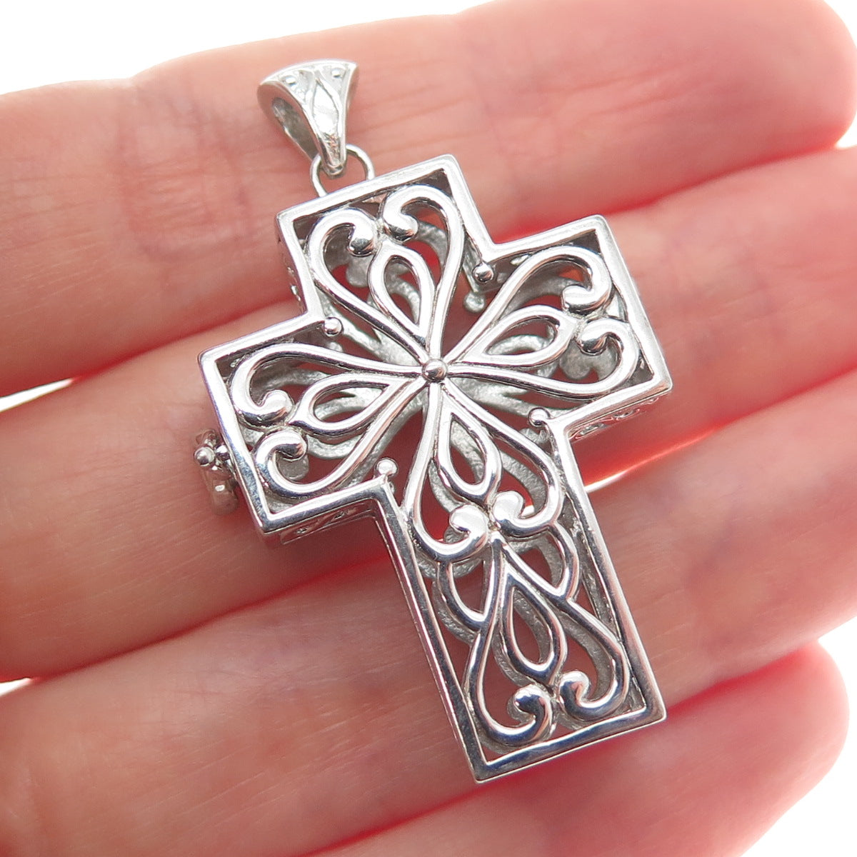 925 Sterling Silver Vintage Heart Ornate Cross Locket Pendant
