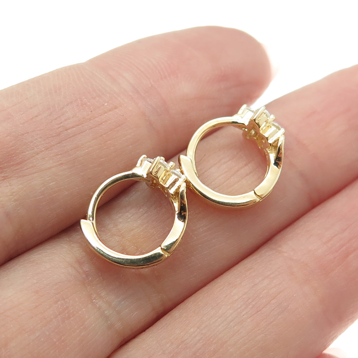 925 Sterling Silver Gold Plated Round-Cut Shaped C Z Huggie Earrings