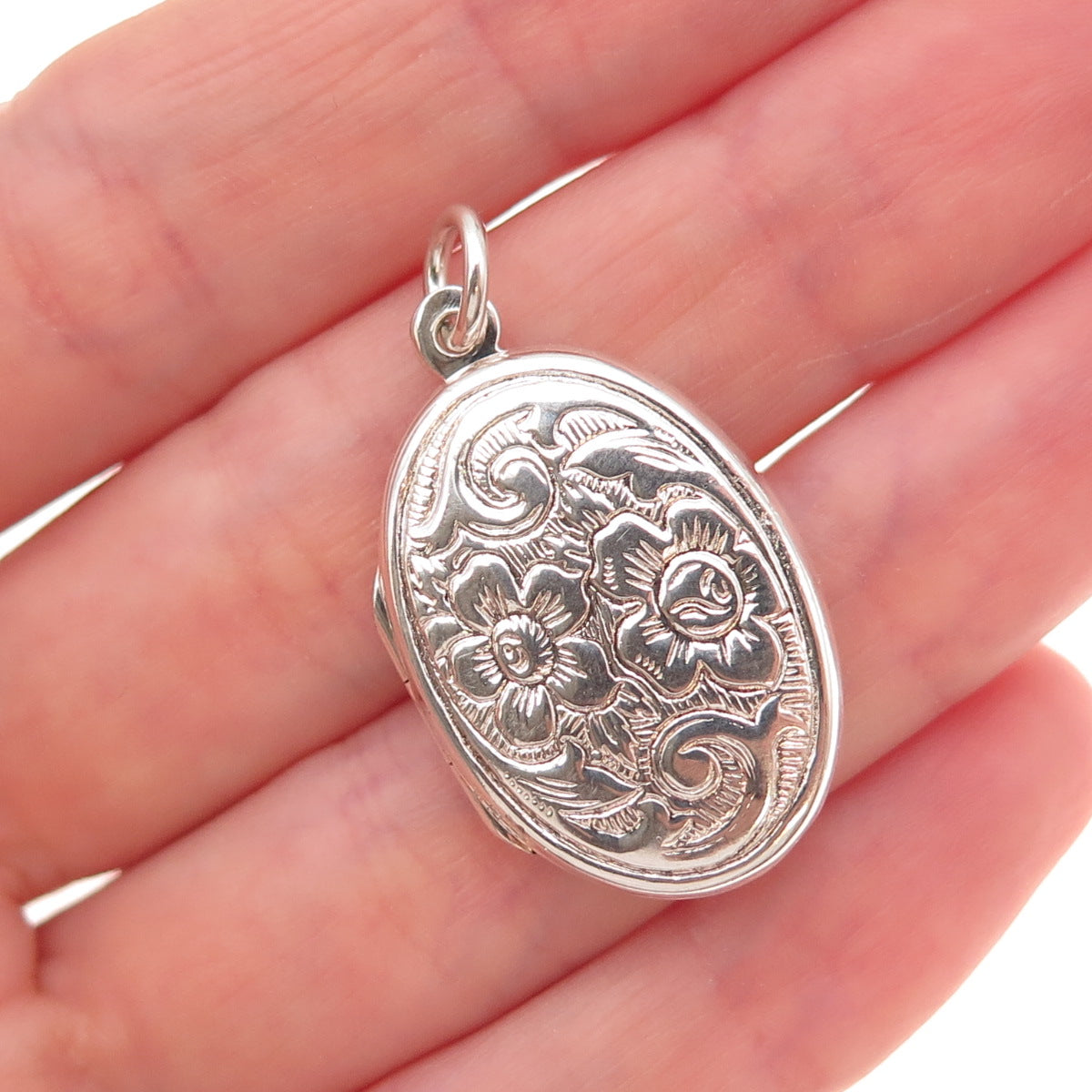 925 Sterling Silver Vintage Engraved Floral Locket Charm Pendant