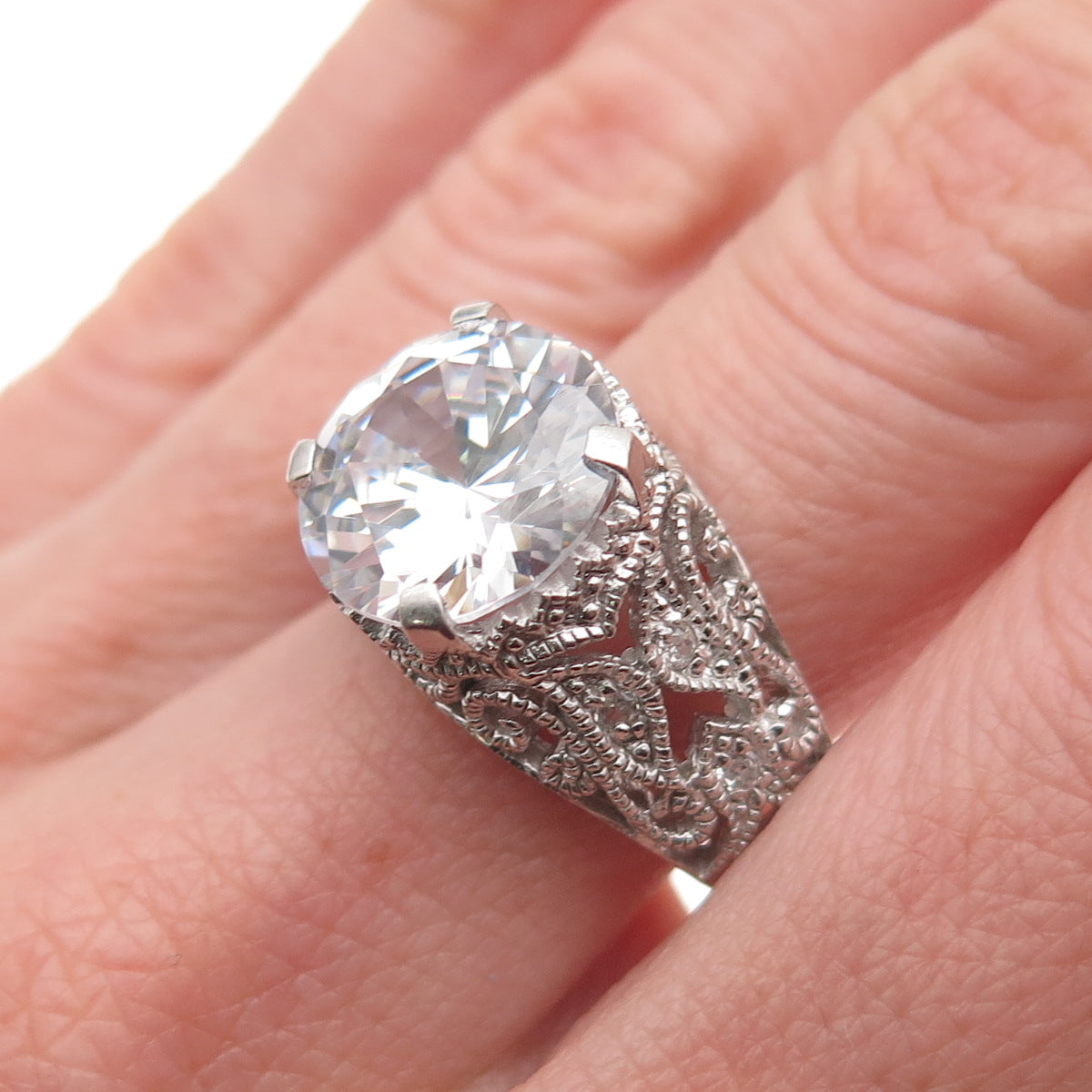 925 Sterling Silver Round-Cut C Z Floral Scroll Ring Size 9