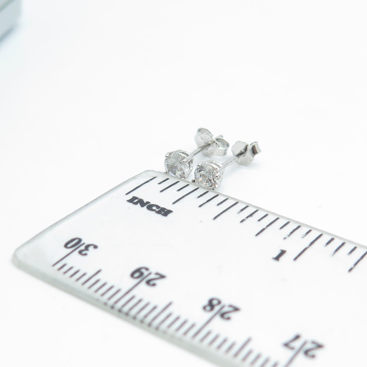 HAN 925 Sterling Silver Round-Cut Shaped C Z Stud Earrings