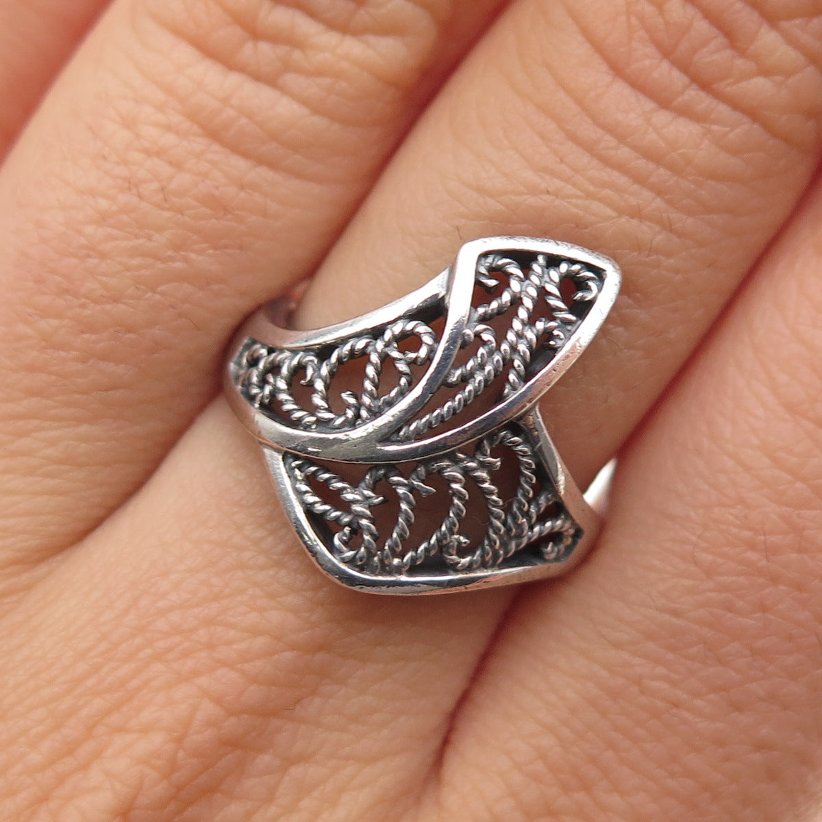 925 Sterling Silver Vintage Modernist Filigree Oxidized Ring Size 7