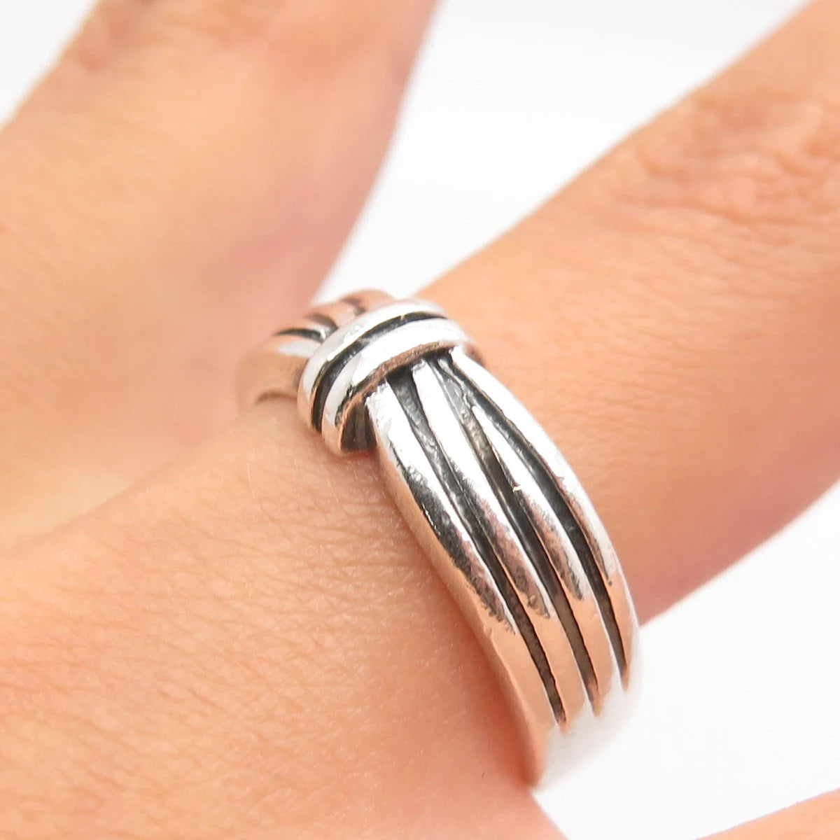 925 Sterling Silver Vintage Ribbed Bow Ring Size 7.5
