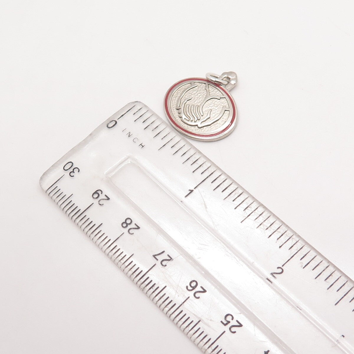 925 Sterling Silver Vintage Hands In Prayer Round Pendant
