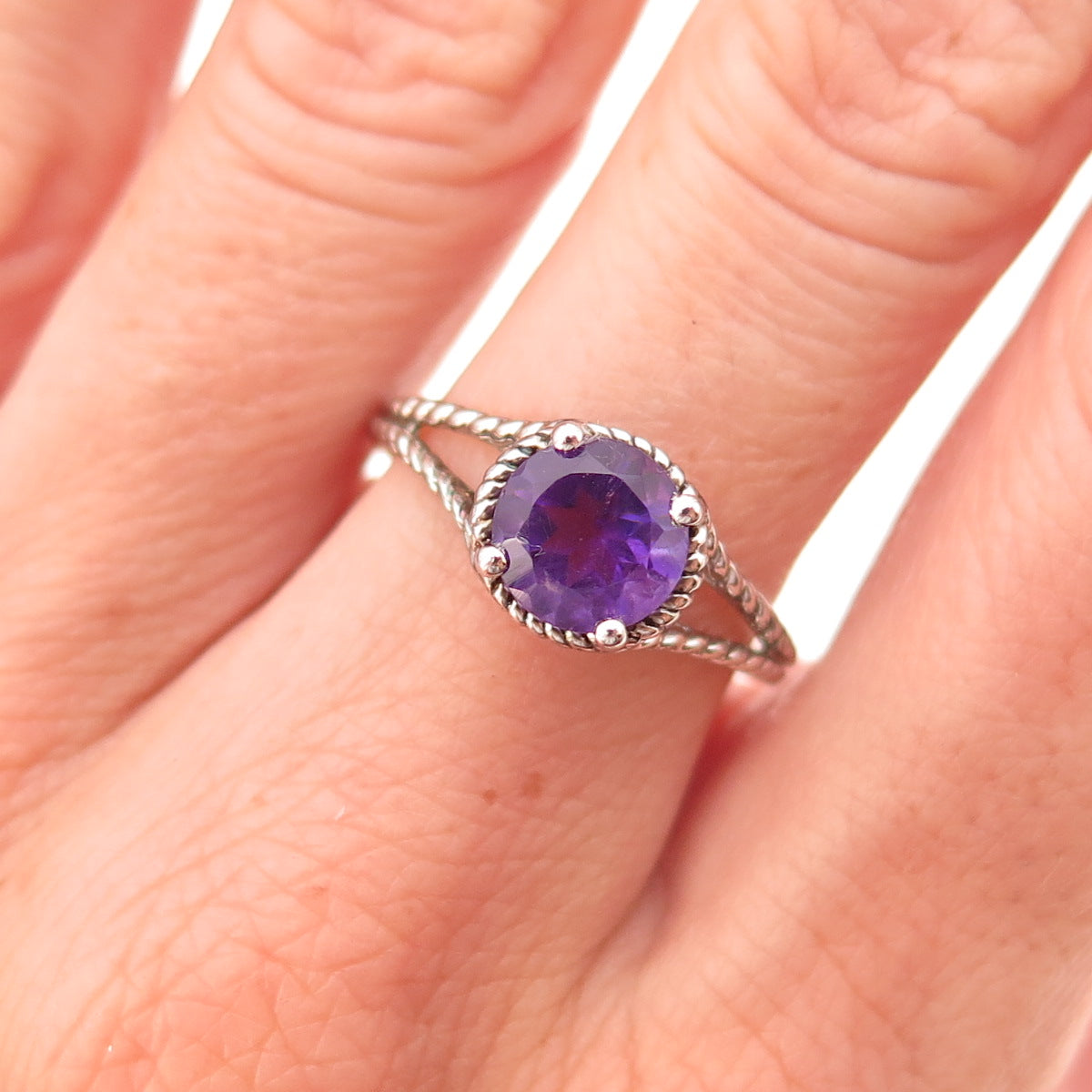 925 Sterling Silver Vintage Real Round-Cut Amethyst Oxidized Ring Size 7.25