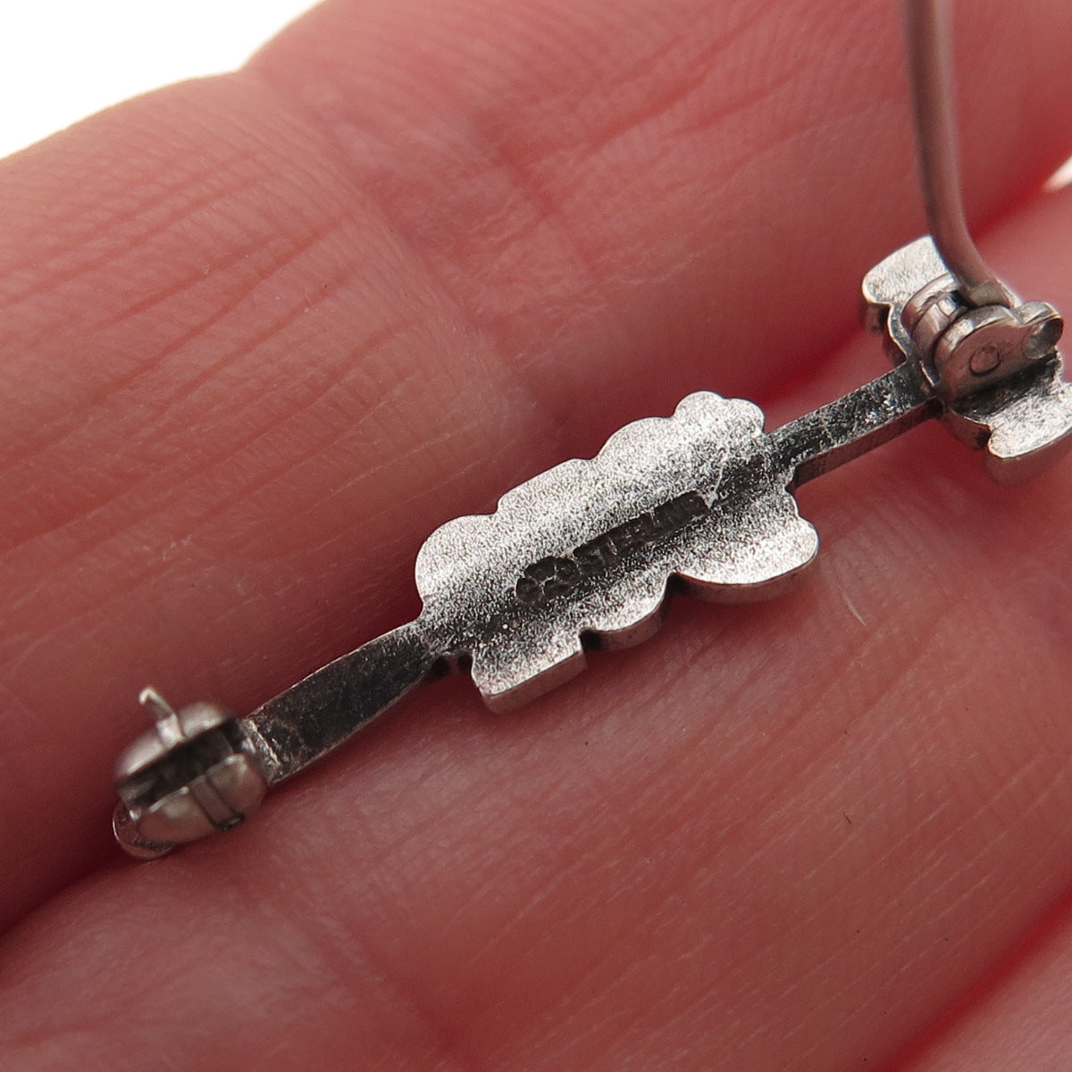 925 Sterling Silver Vintage 1952 Judge Gavel Oxidized Pin Brooch