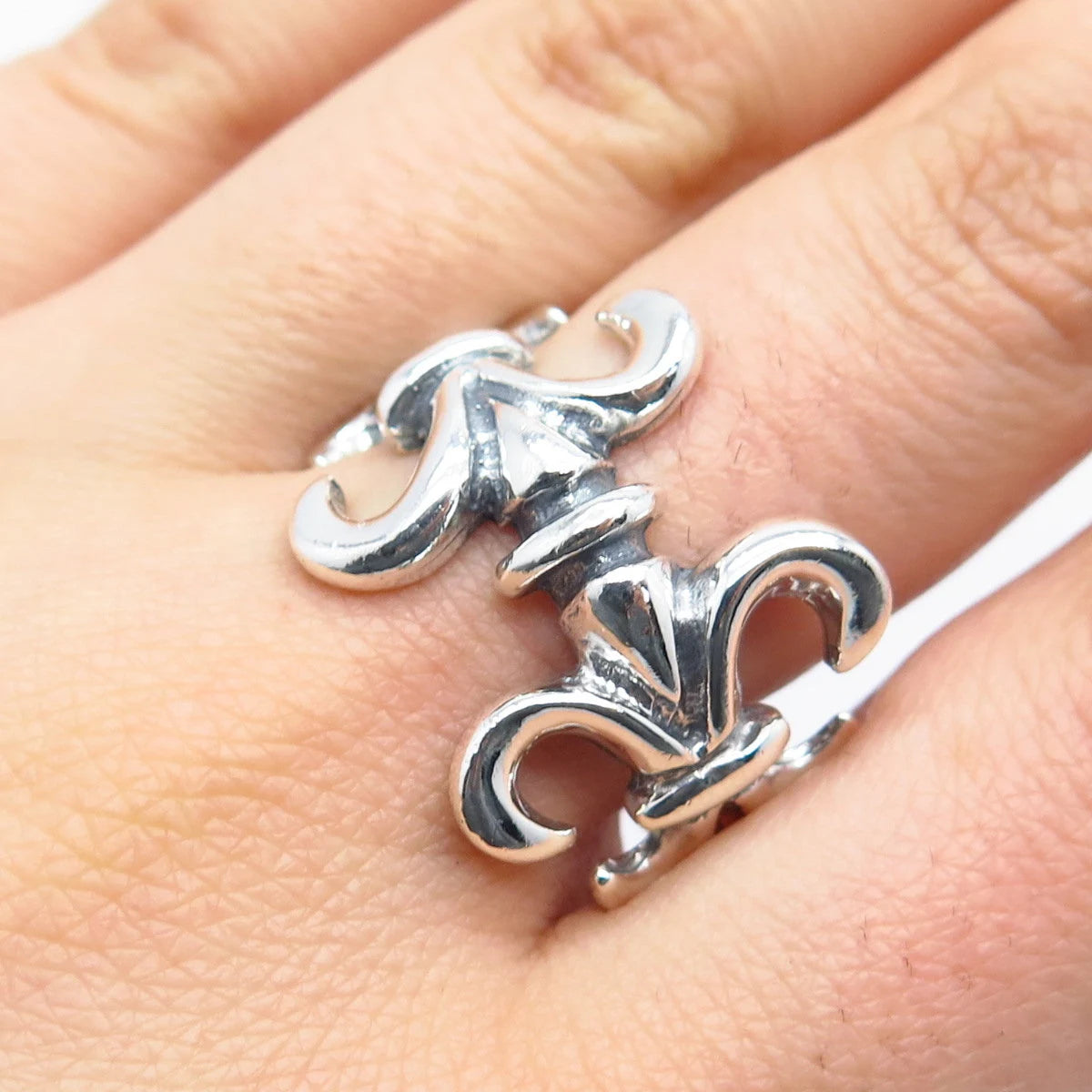 925 Sterling Silver Vintage Fleur-De-Lis Ring Size 11.25