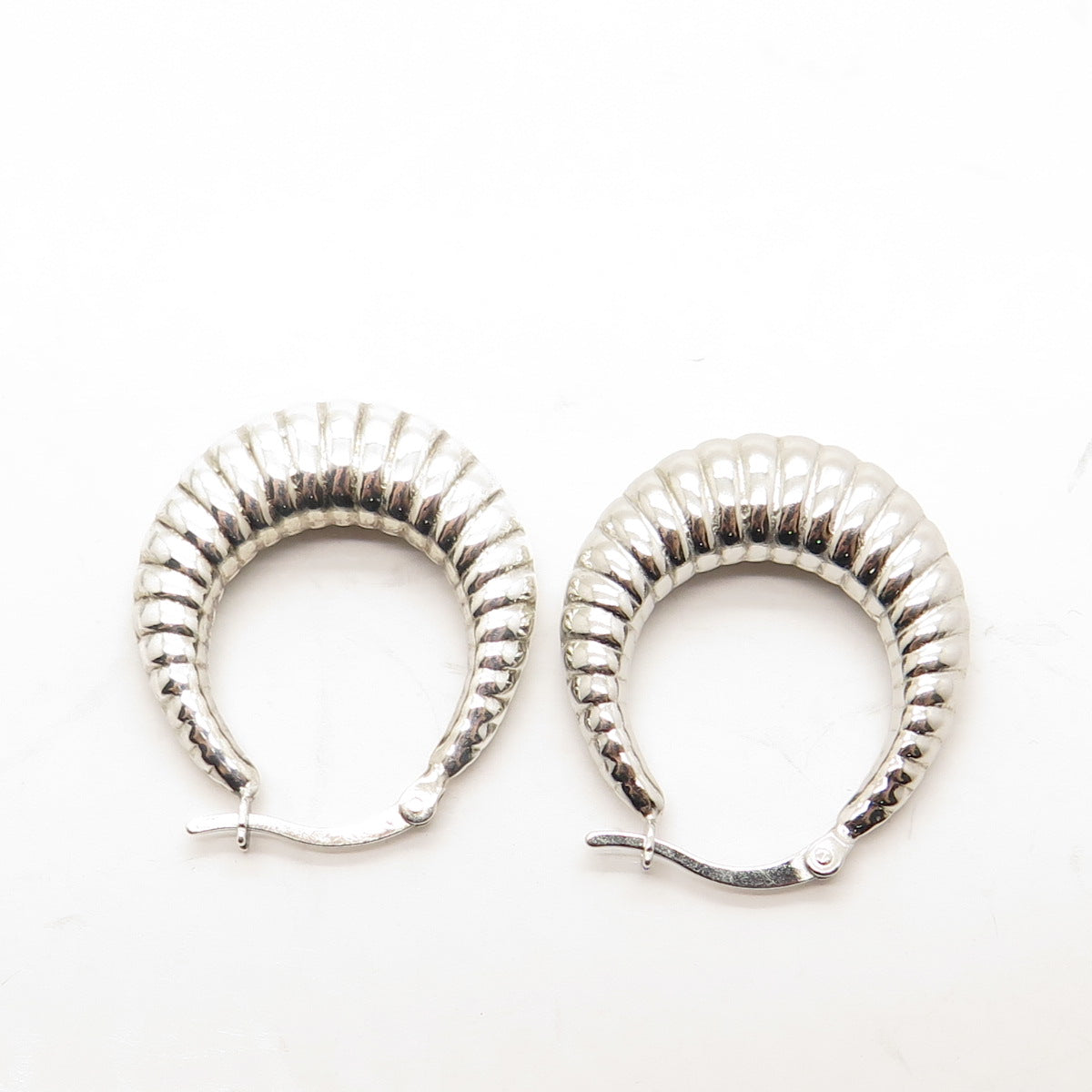 HANIN 925 Sterling Silver Ribbed Hinged Hoop Earrings