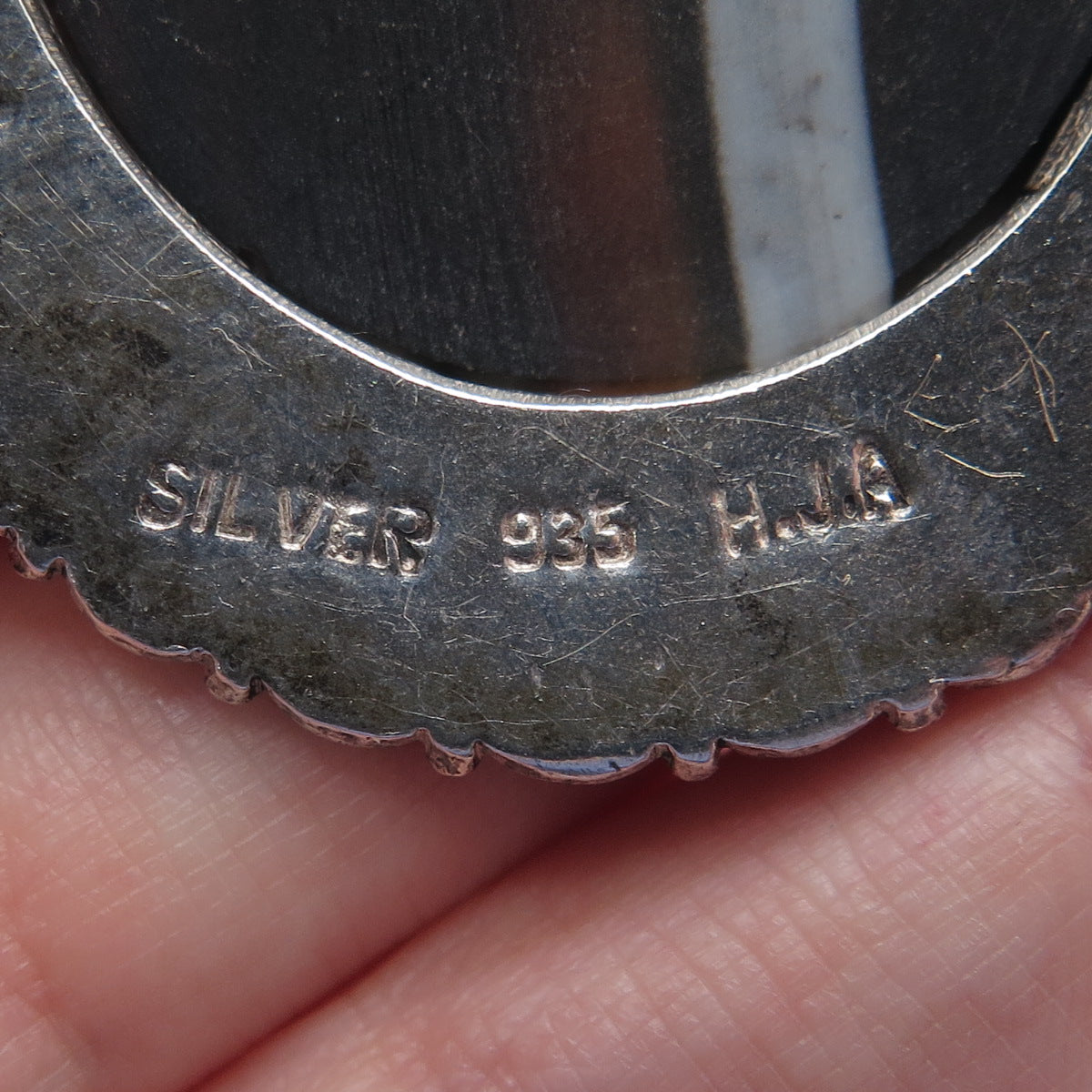 BETHLEHEM H. J. A. 935 Silver Vintage Real Agate Filigree Oxidized Pin Brooch