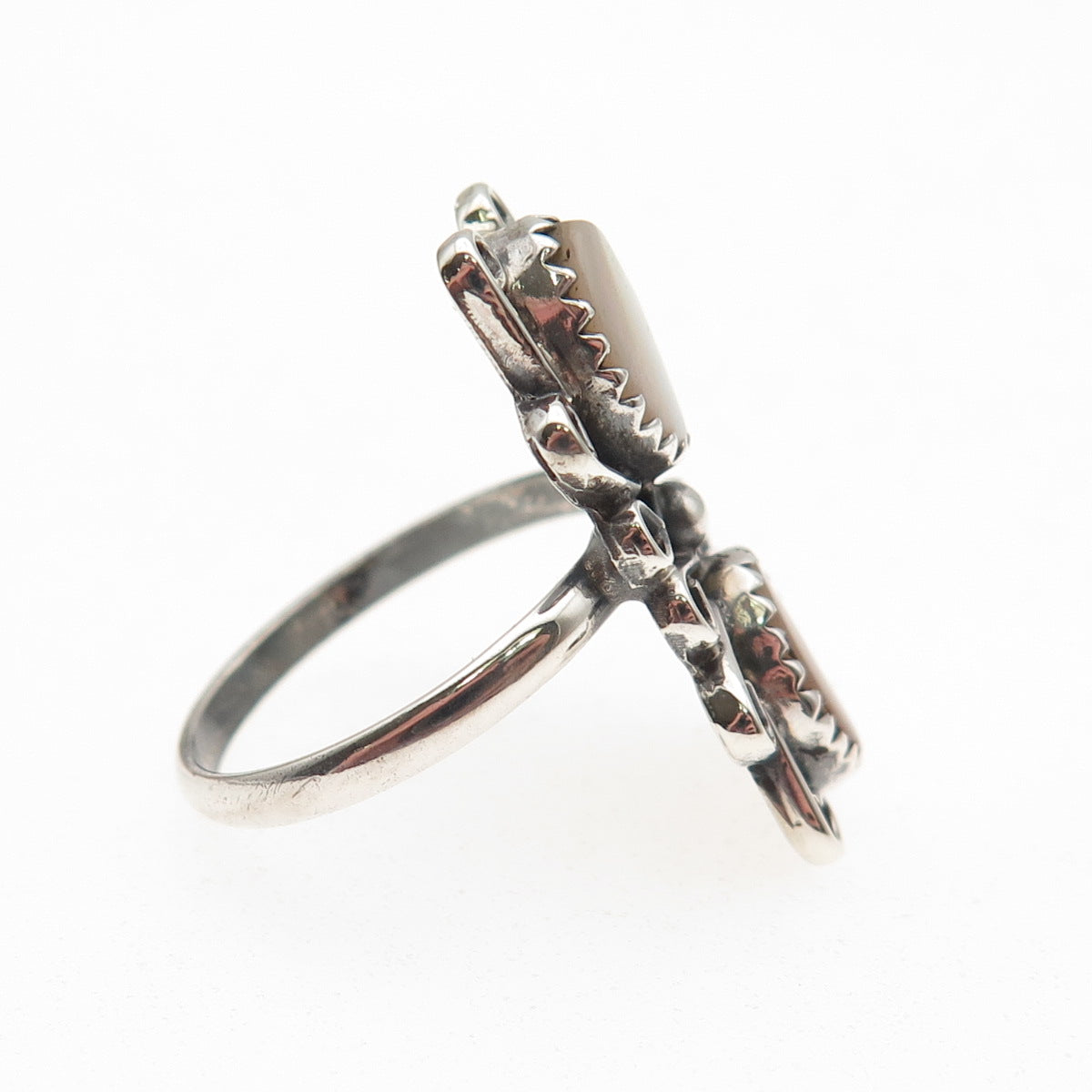Old Pawn Sterling Silver Vintage Southwestern MOP Oxidized Tribal Ring Size 6.5