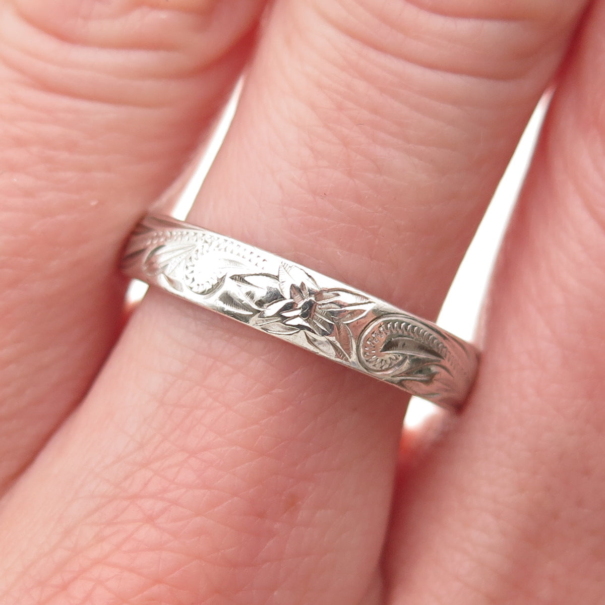 925 Sterling Silver Engraved Floral Wedding Band Ring Size 8.5
