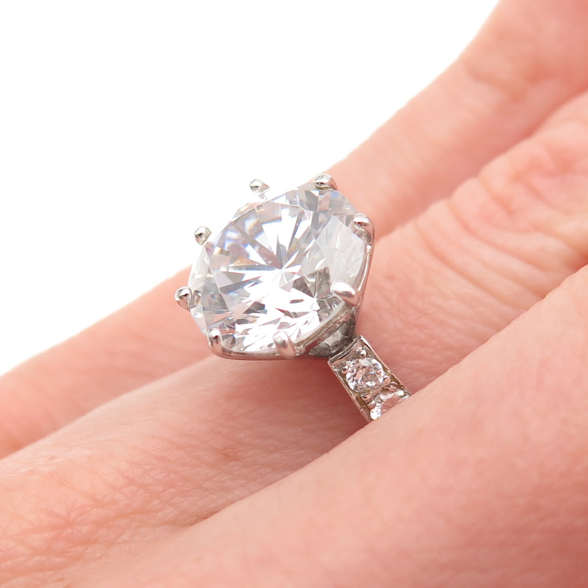 Ross Simons 925 Sterling Silver Round-Cut C Z Engagement Ring Size 5