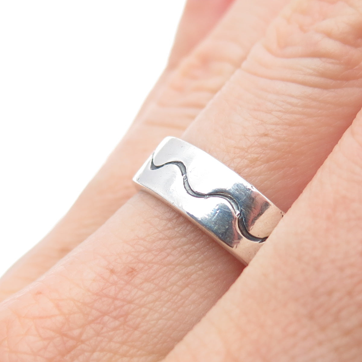 925 Sterling Silver Vintage Modernist Wave Band Ring Size 8.25