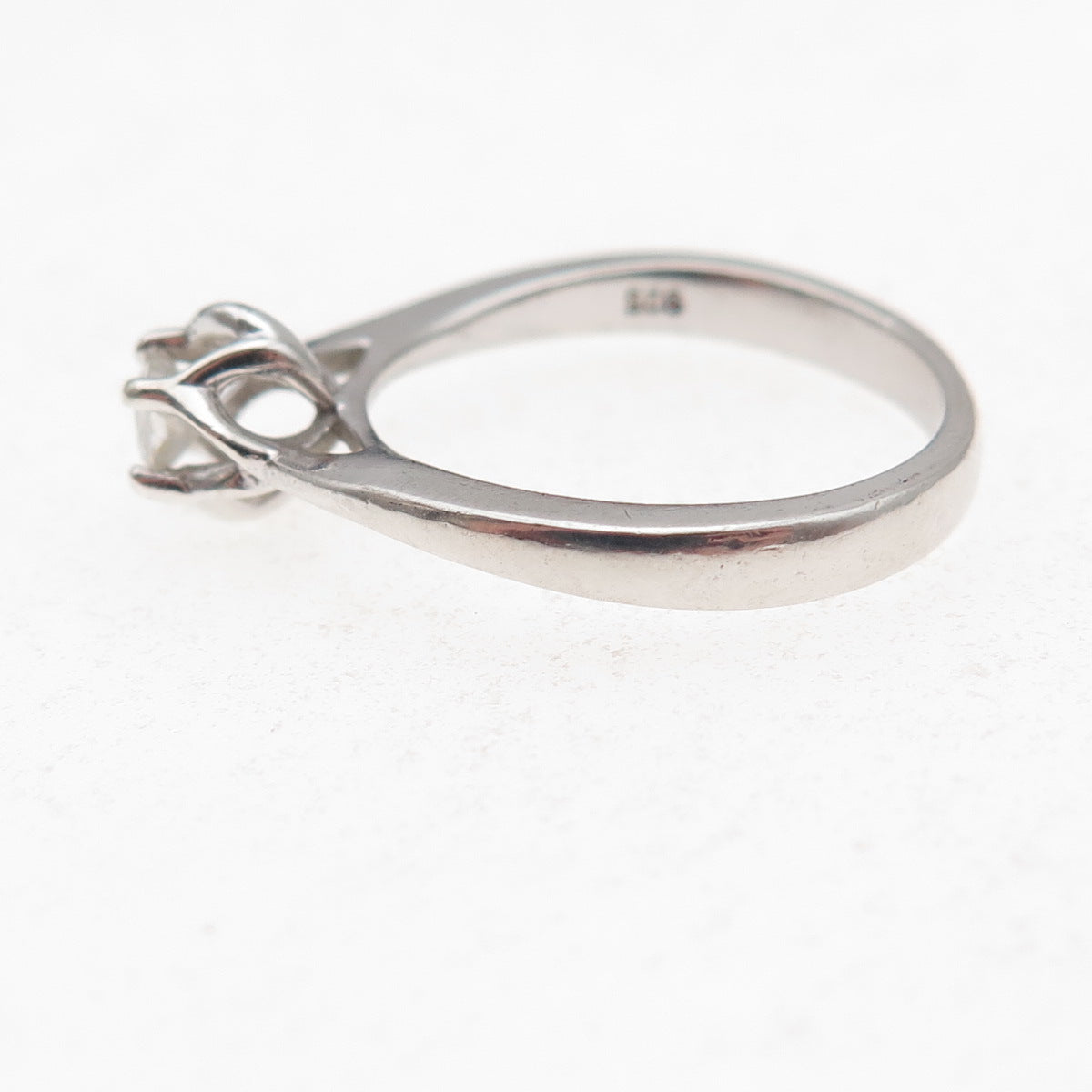 Key Star 925 Sterling Silver Round-Cut Moissanite Engagement Ring Size 6