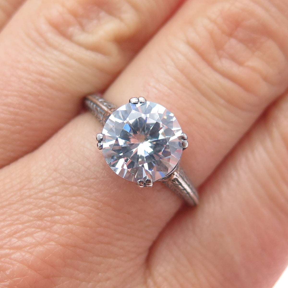 925 Sterling Silver Vintage Round-Cut C Z Engagement Ring Size 8