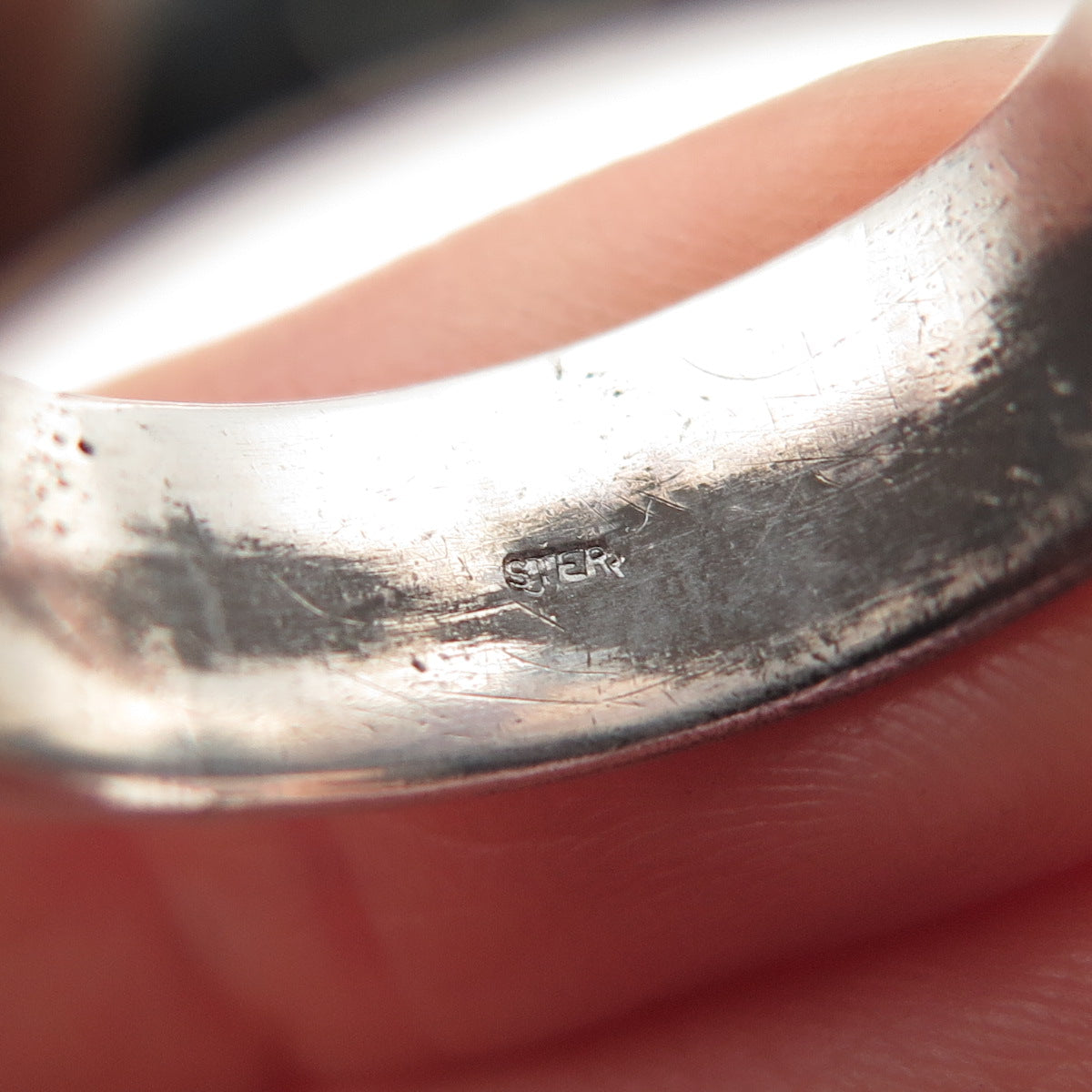 925 Sterling Silver Vintage Arrow All Around Oxidized Band Ring Size 8