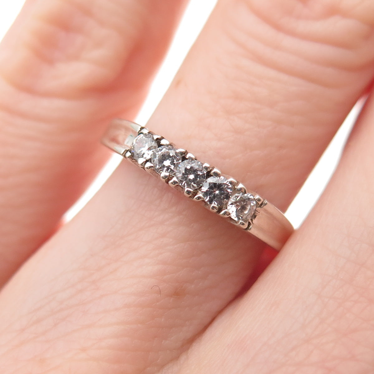 925 Sterling Silver Vintage Round-Cut C Z Band Ring Size 6