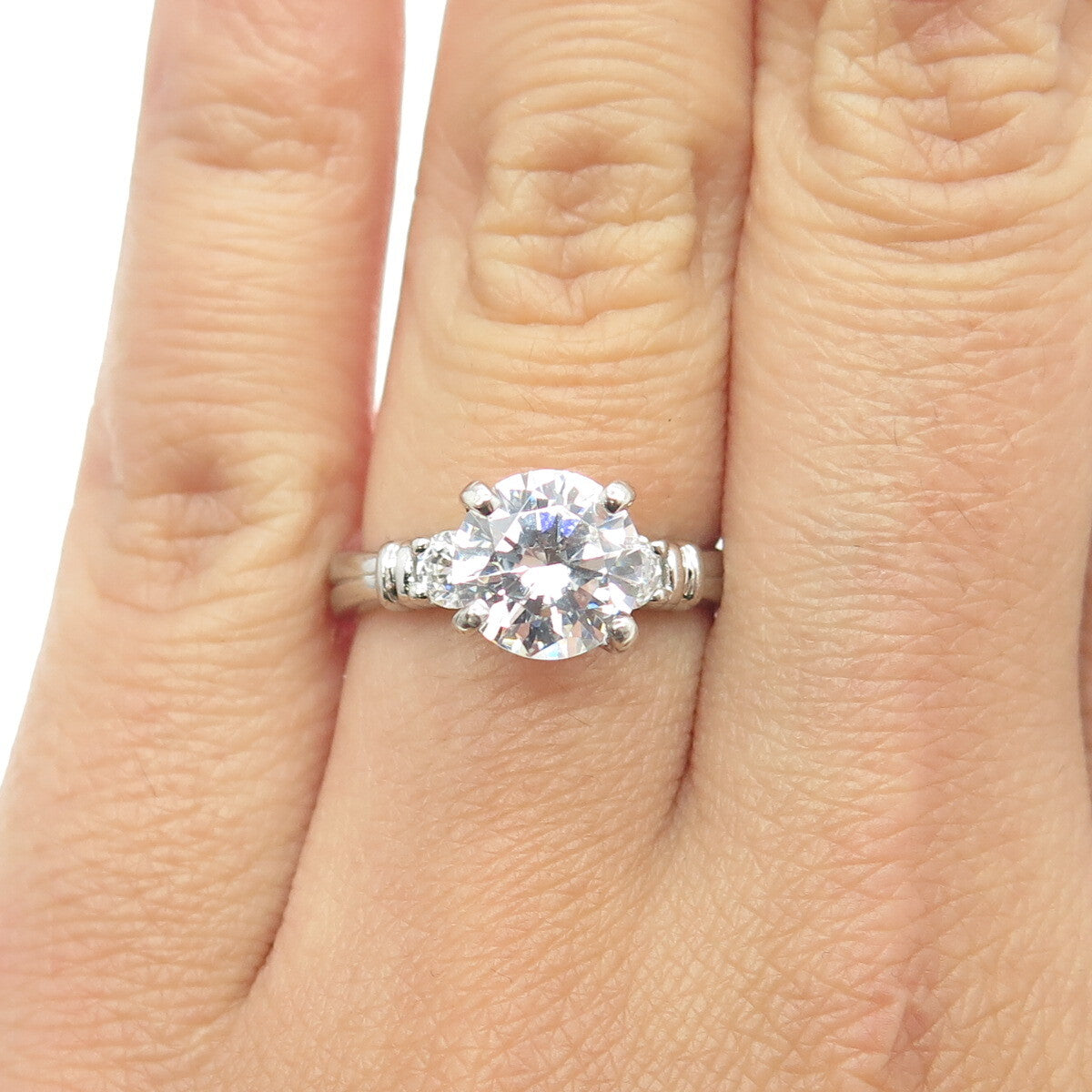 925 Sterling Silver Round-Cut Shaped C Z Engagement Ring Size 6.5