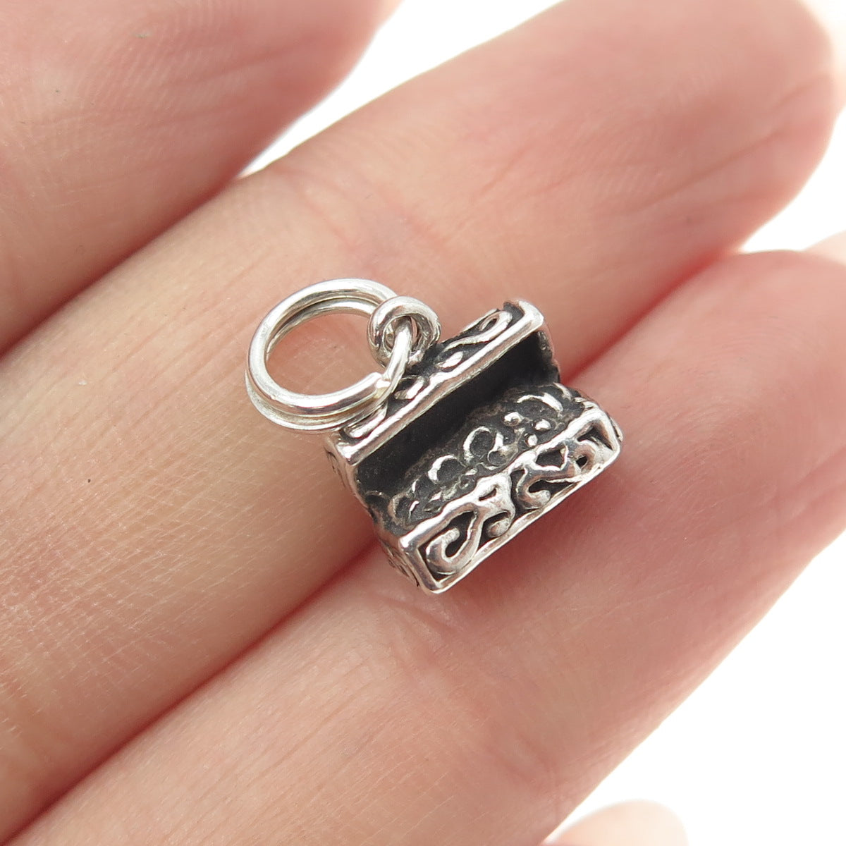 SUNWEST 925 Sterling Silver Vintage Treasure Chest Minimalist Charm Pendant