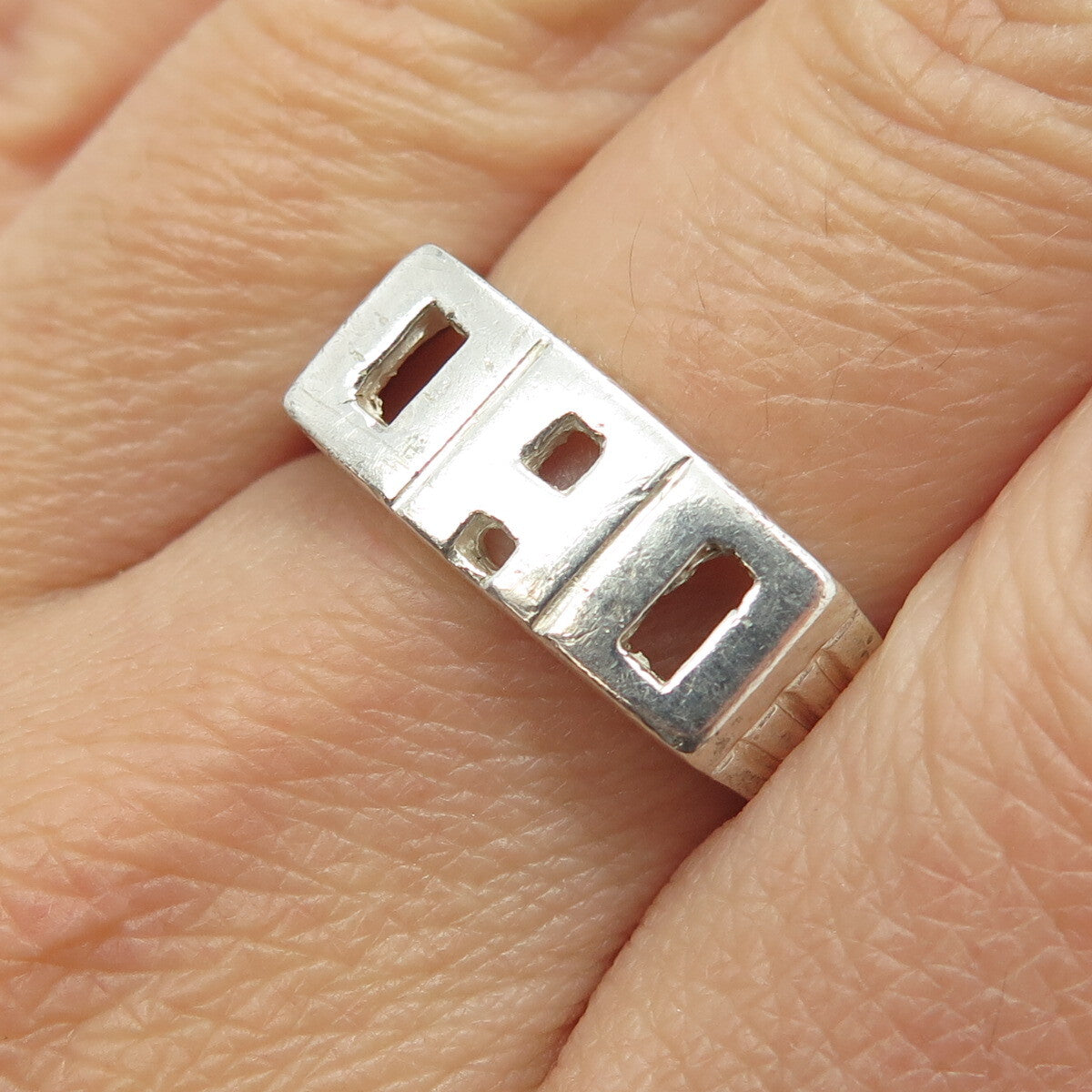 925 Sterling Silver Vintage "DAD" Ring Size 8.25