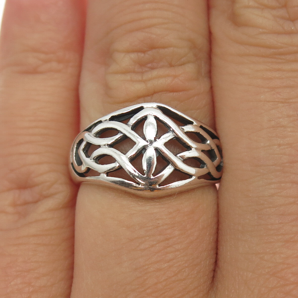 925 Sterling Silver Vintage Celtic Knot Ring Size 5.75