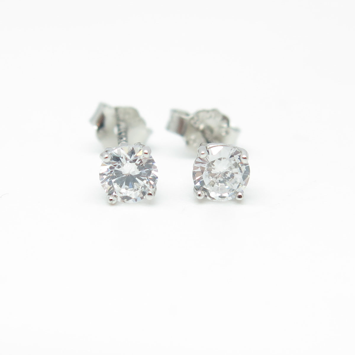 HAN 925 Sterling Silver Round-Cut Shaped C Z Stud Earrings