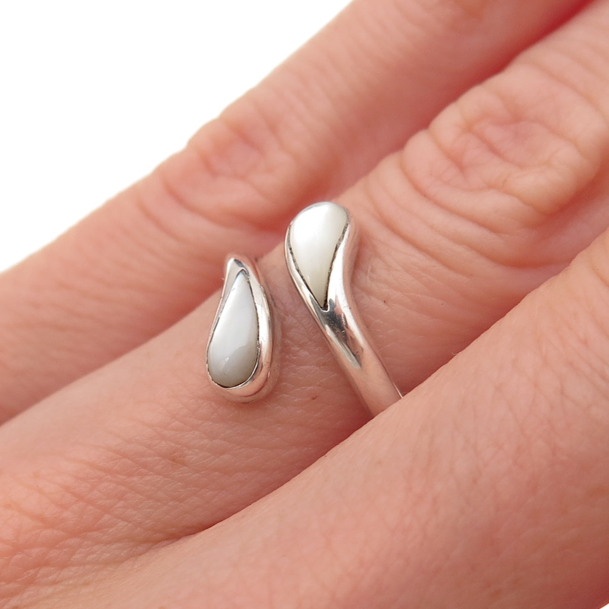 925 Sterling Silver Vintage Real MOP Oxidized Adjustable Bypass Ring Size 5