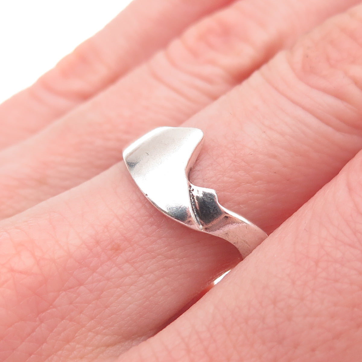 925 Sterling Silver Vintage Modernist Mountains Ring Size 7.75