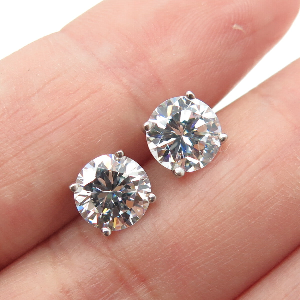 925 Sterling Silver Round-Cut C Z Stud Earrings