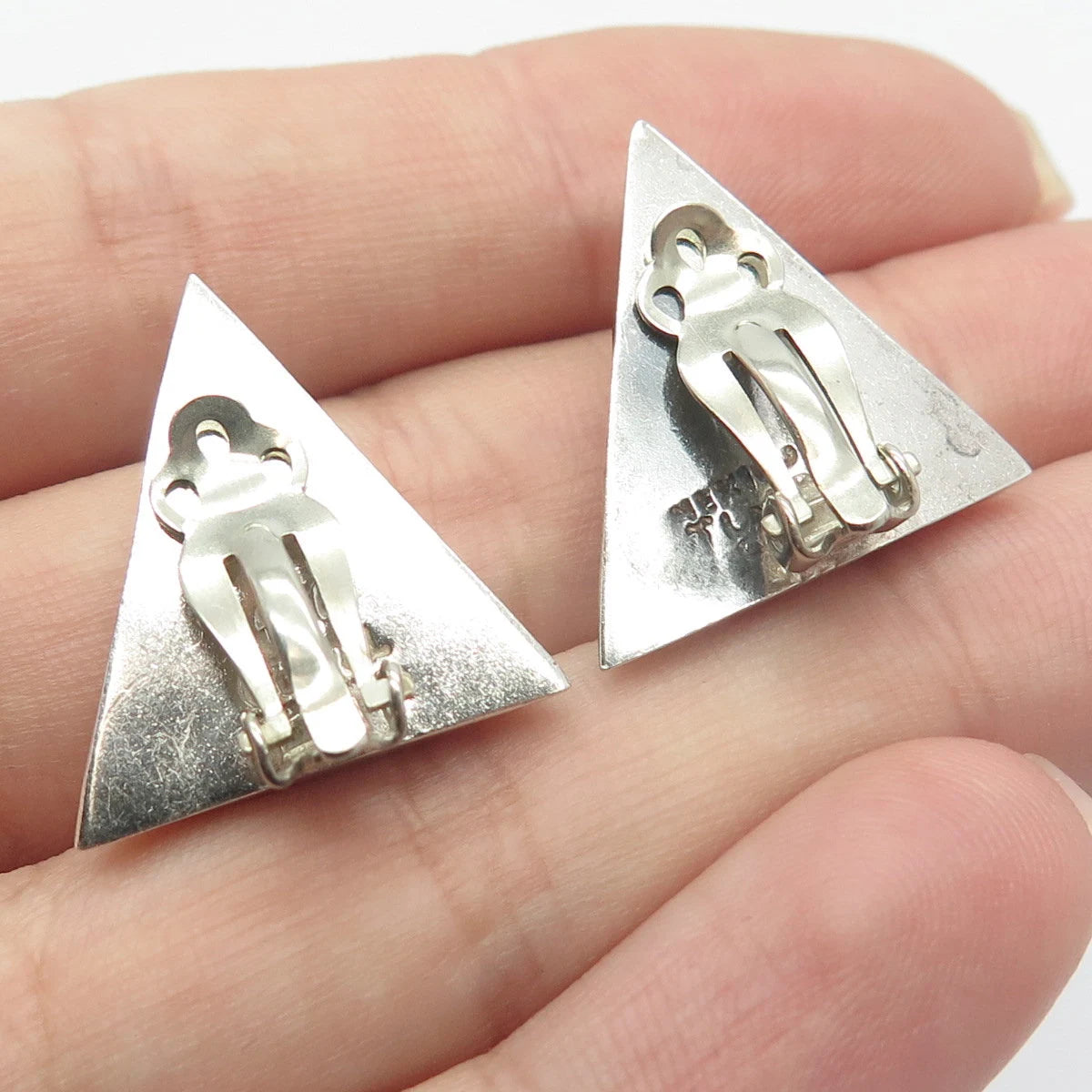 925 Sterling Silver Vintage Mexico Ribbed Triangle Clip On Earrings