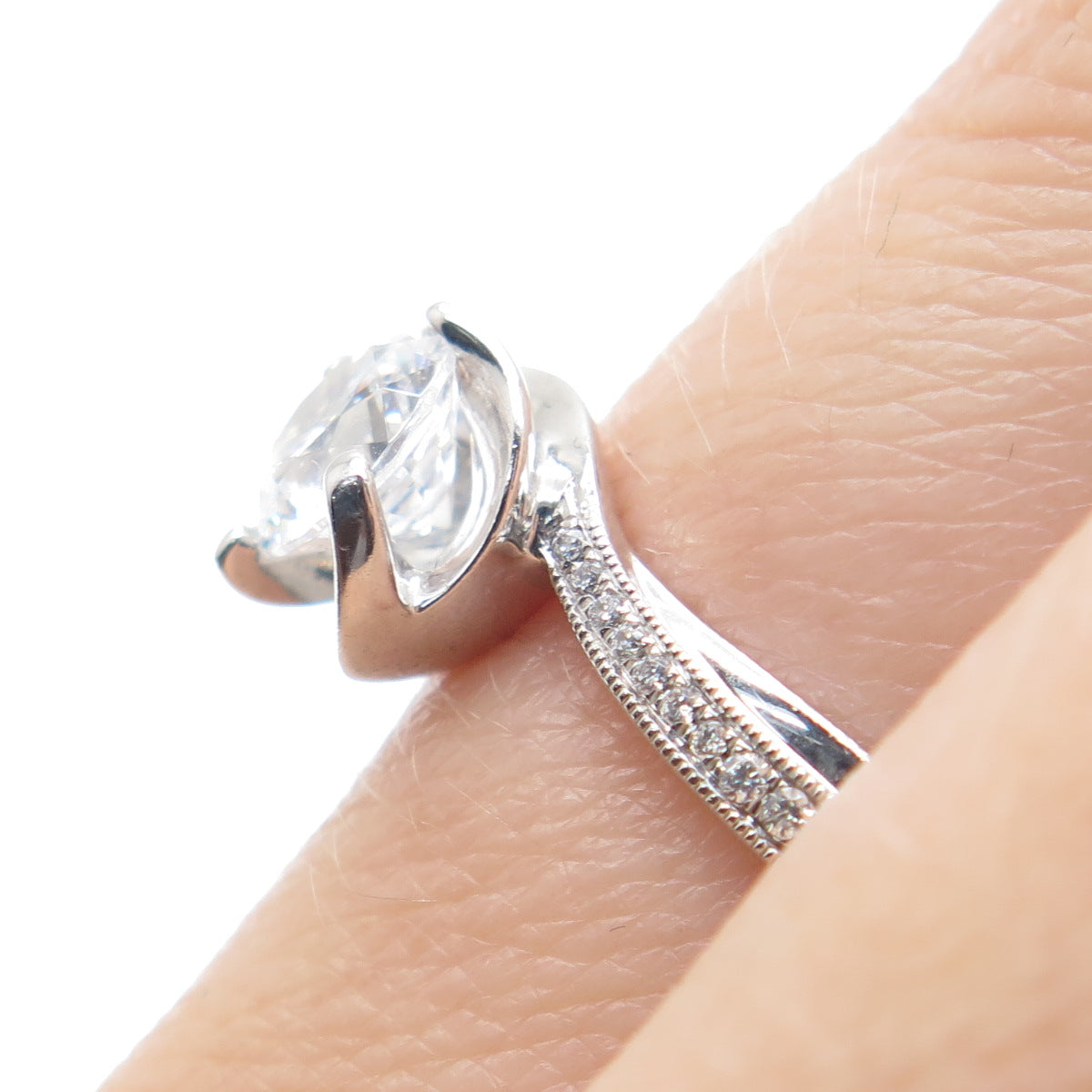 925 Sterling Silver Round-Cut C Z Engagement Ring Size 7.25