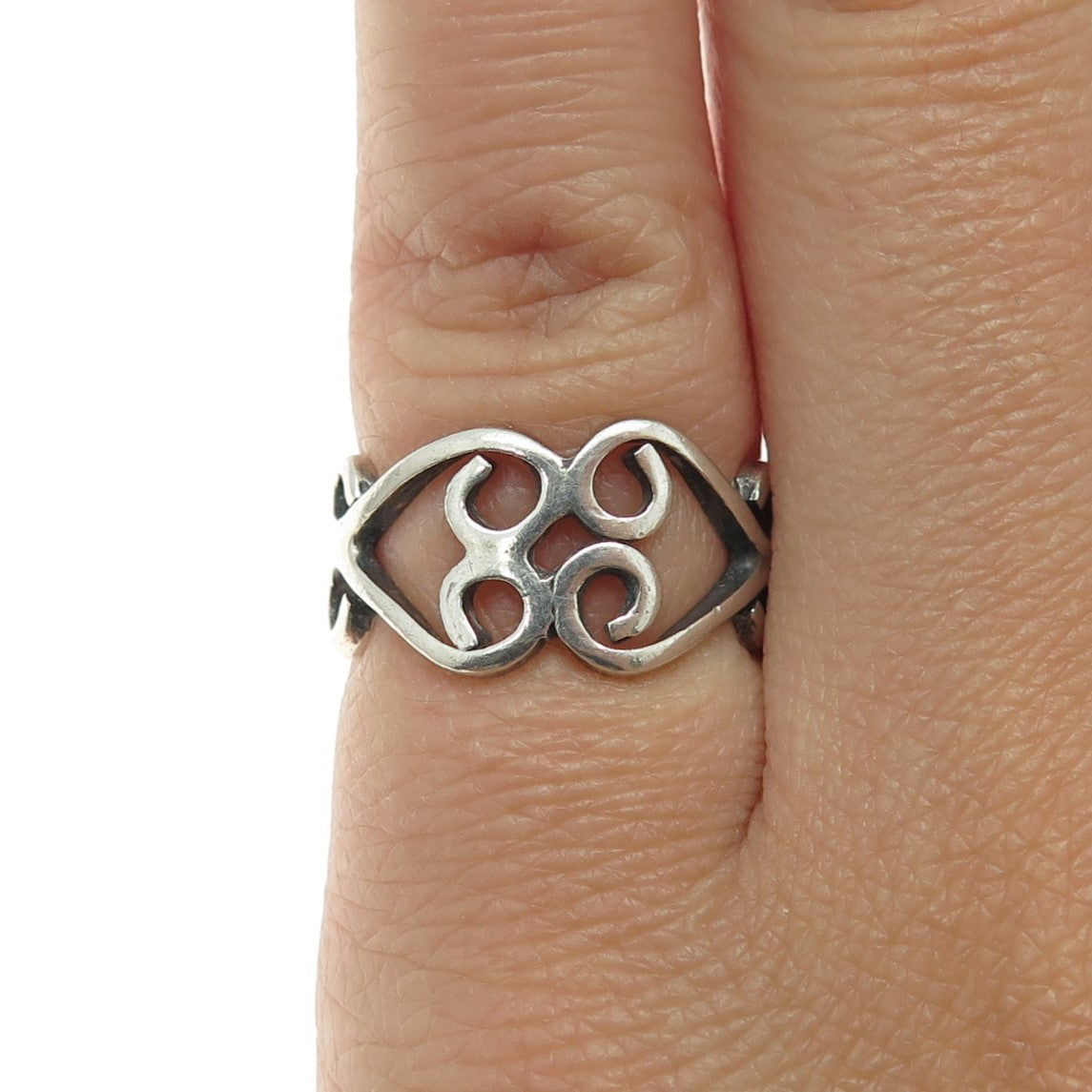 925 Sterling Silver Vintage Swirl Modernist Band Ring Size 4.75