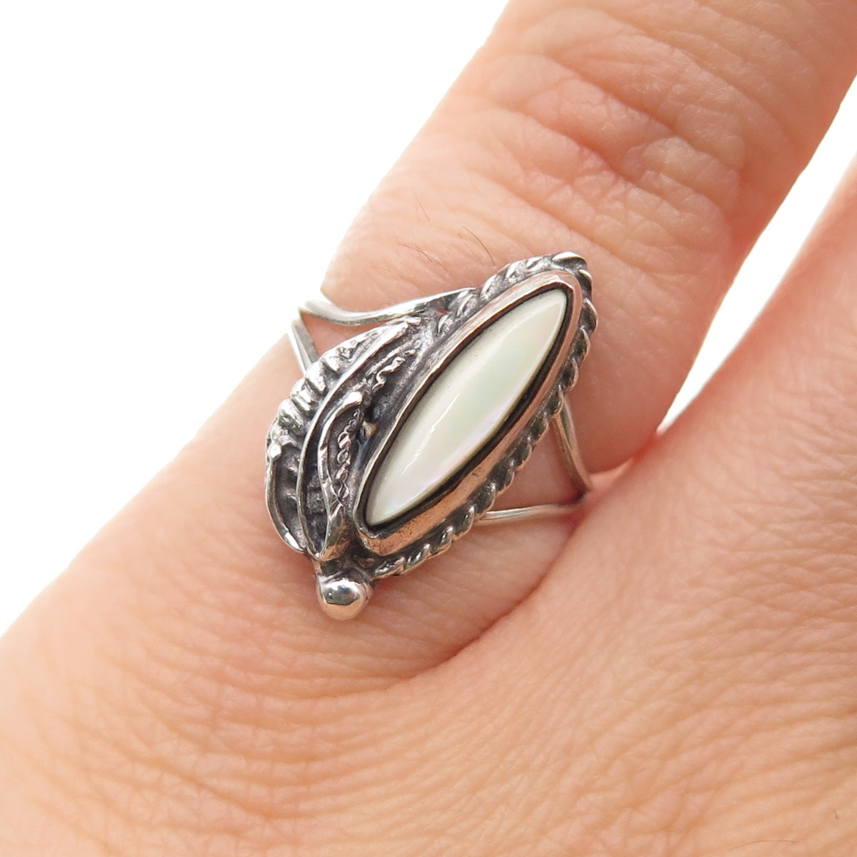 Old Pawn 925 Sterling Silver Vintage Southwestern MOP Feather Ring Size 3.25