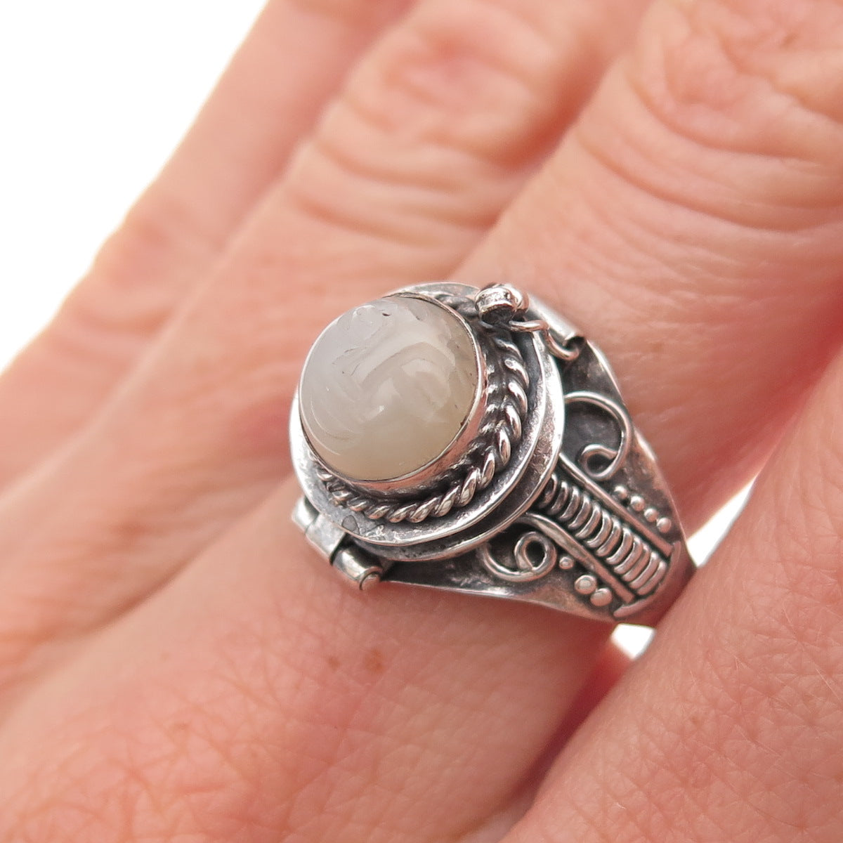 925 Sterling Silver Vintage Real Moonstone Goddess Poison Ring Size 7.5
