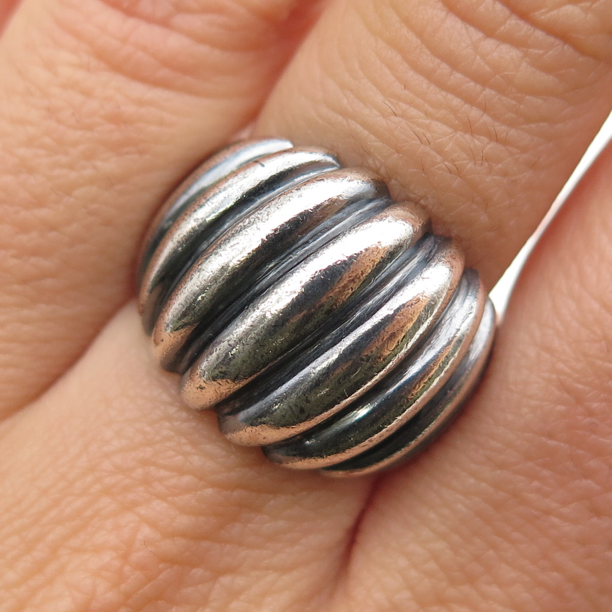 925 Sterling Silver Vintage Modernist Ribbed Oxidized Ring Size 9