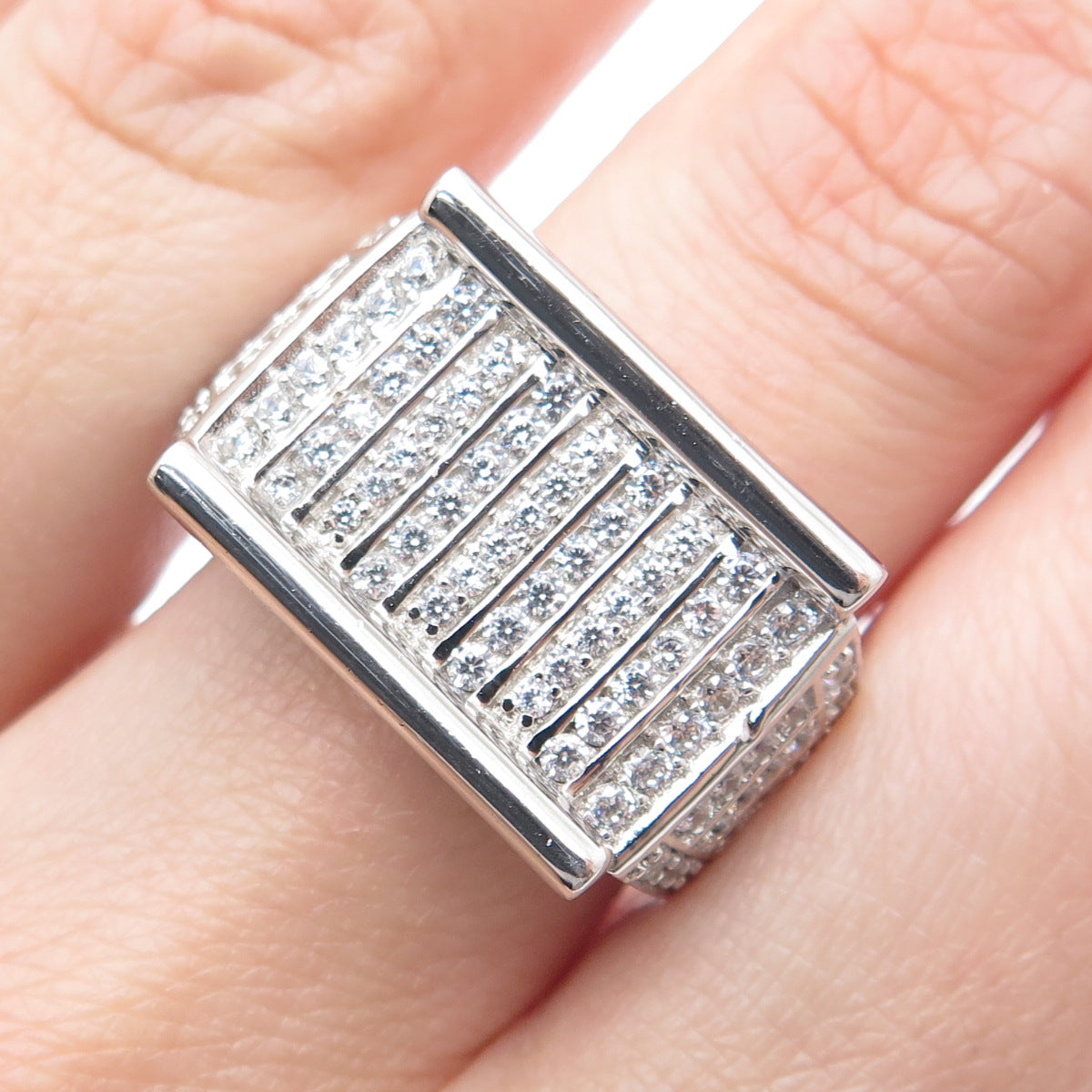 925 Sterling Silver Round-Cut Shaped C Z Sparkle Signet Ring Size 9.5