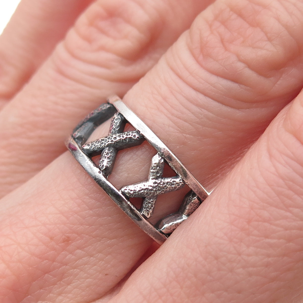 925 Sterling Silver Vintage Modernist X-Shape Oxidized Band Ring Size 7