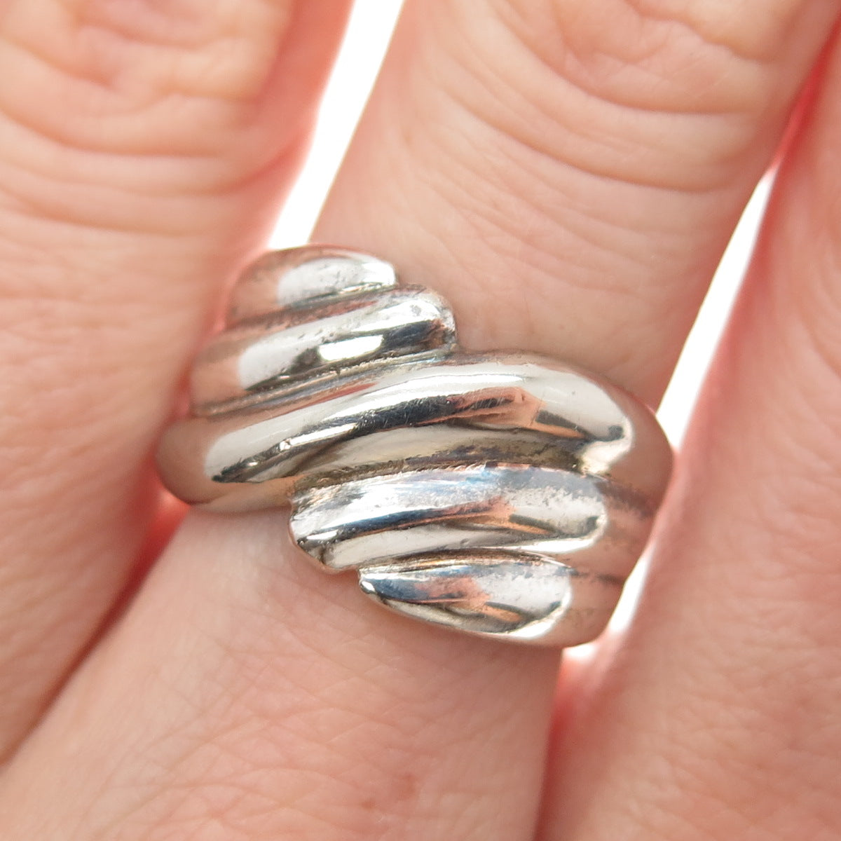 925 Sterling Silver Vintage Modernist Ribbed Bypass Ring Size 6