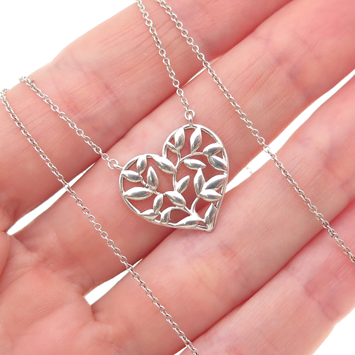 Tiffany & Co. Paloma Picasso 925 Sterling Vintage Olive Leaf Heart Necklace 16"