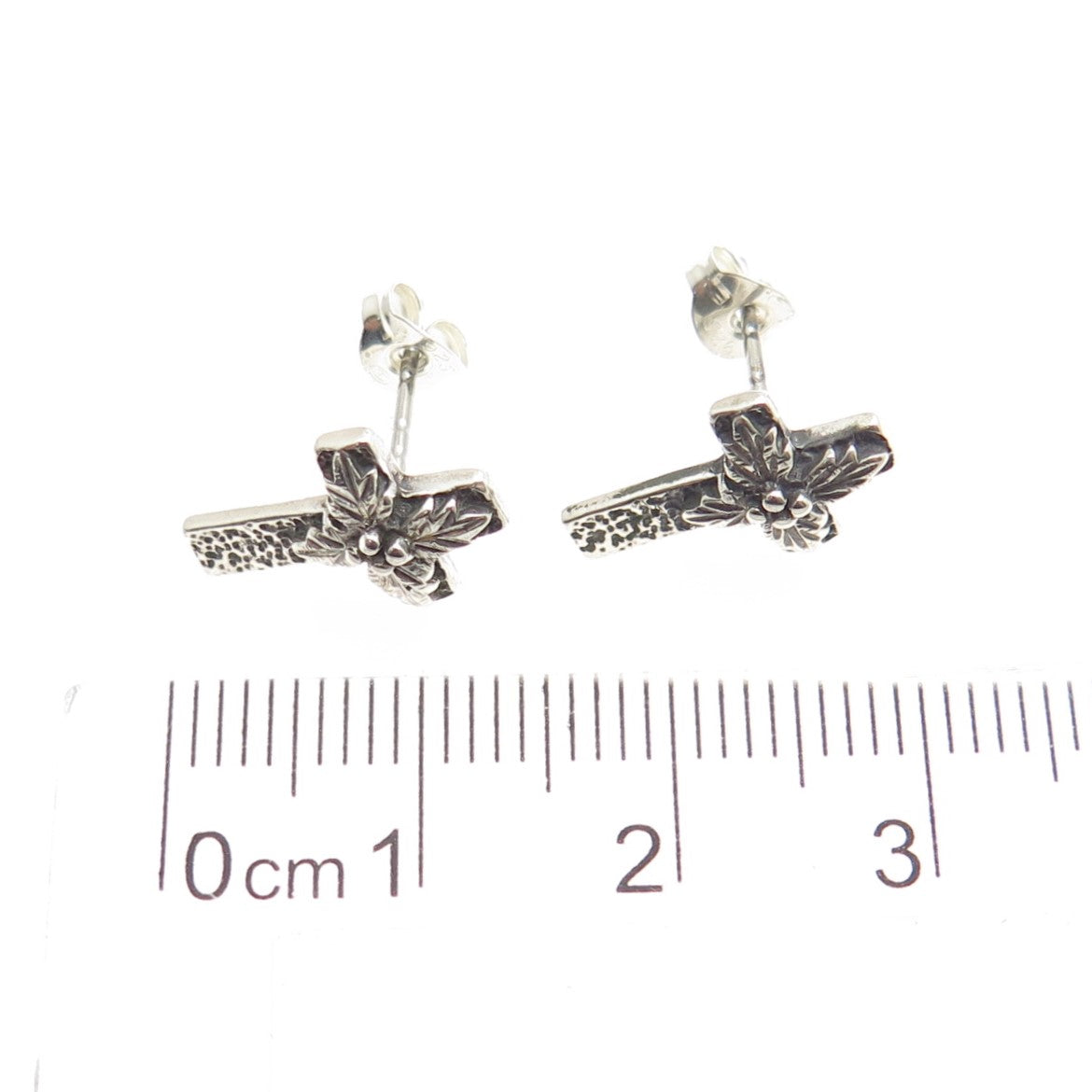 WHEELER MFG CO. 925 Sterling Silver Vintage Floral Leaf Cross Stud Earrings