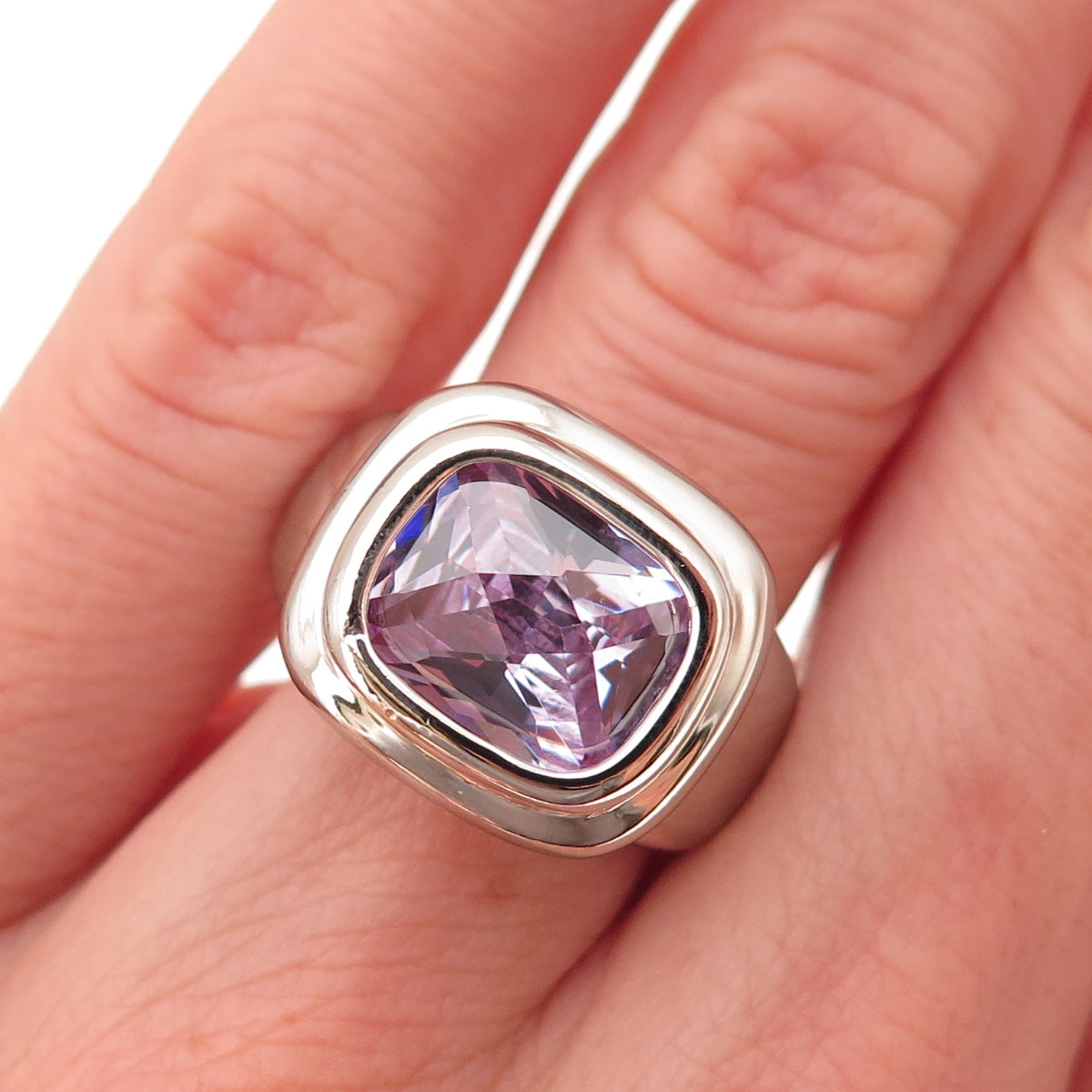 925 Sterling Silver Cushion-Cut Lavender C Z Ring Size 5.5