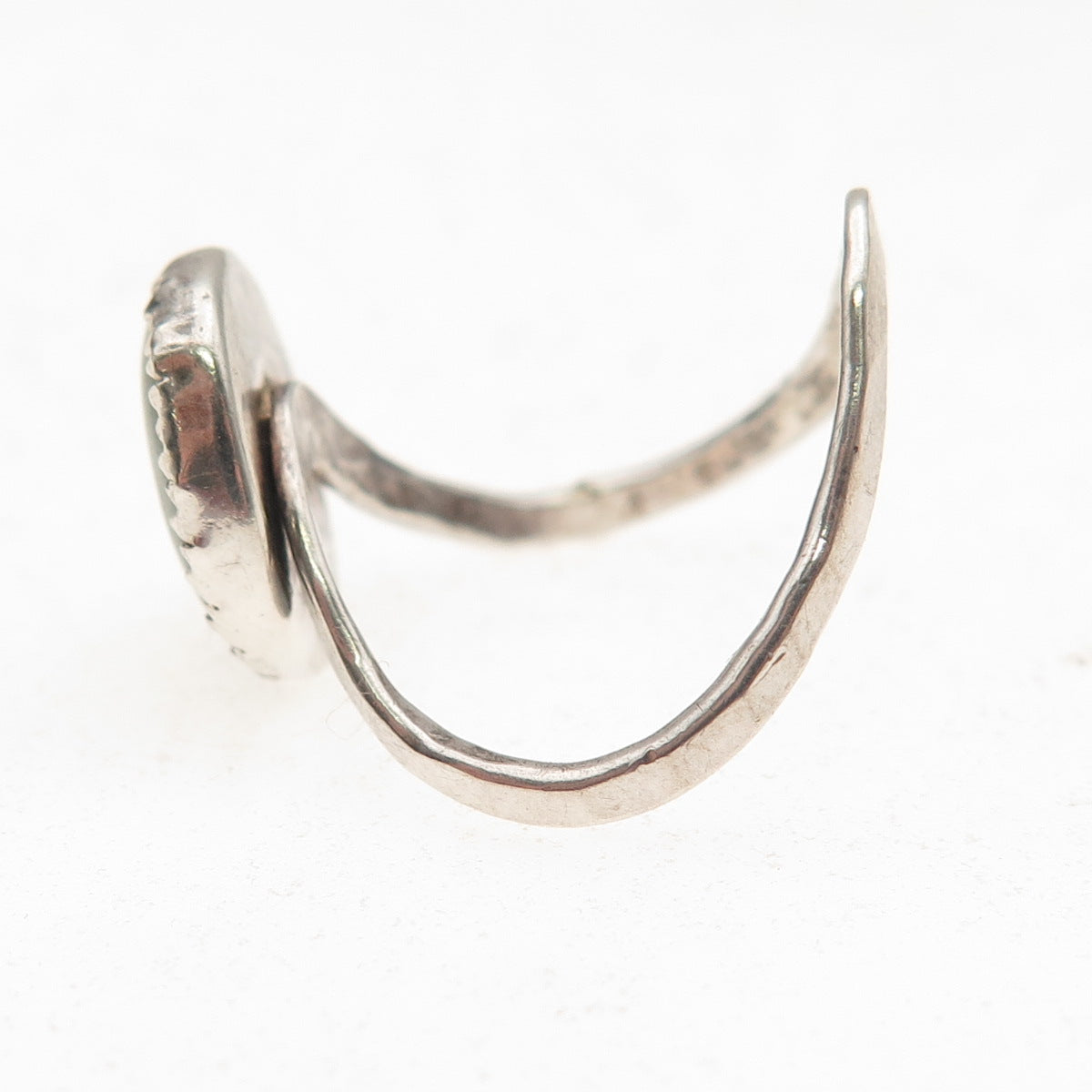 Old Pawn 925 Sterling Silver Vintage Southwestern Jade Wavy Tribal Ring Size 6.5