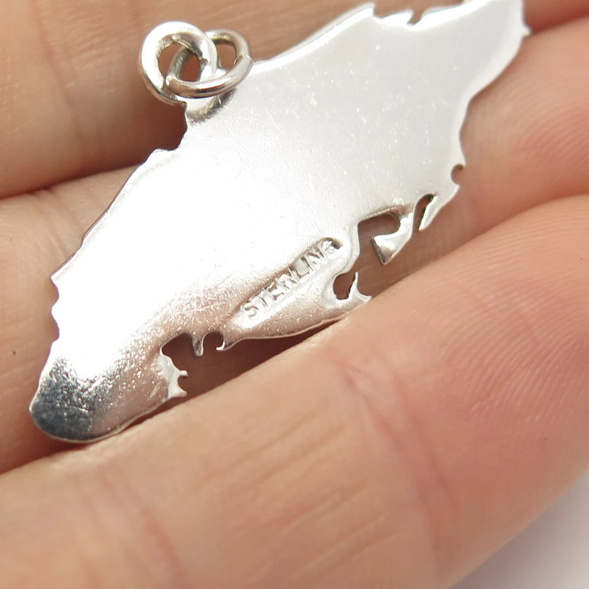 925 Sterling Silver Vintage Nassau Island Pendant