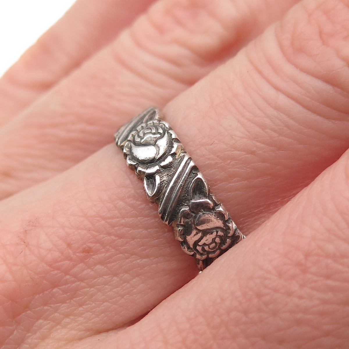 925 Sterling Silver Vintage Rose Flower Oxidized Band Ring Size 7