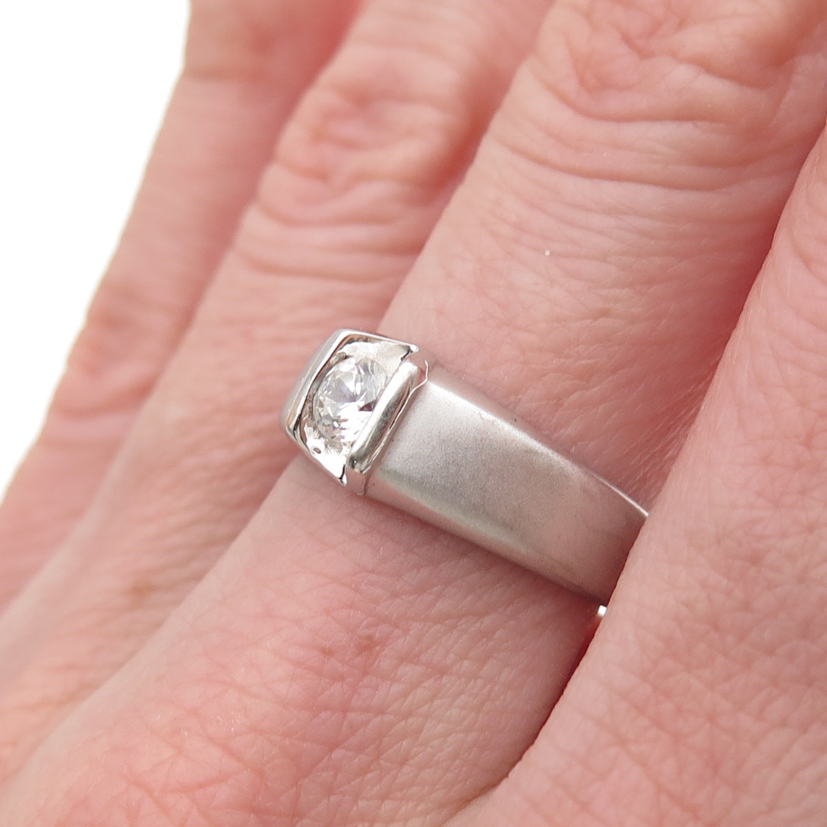 925 Sterling Silver Round-Cut C Z Engagement Ring Size 6.75