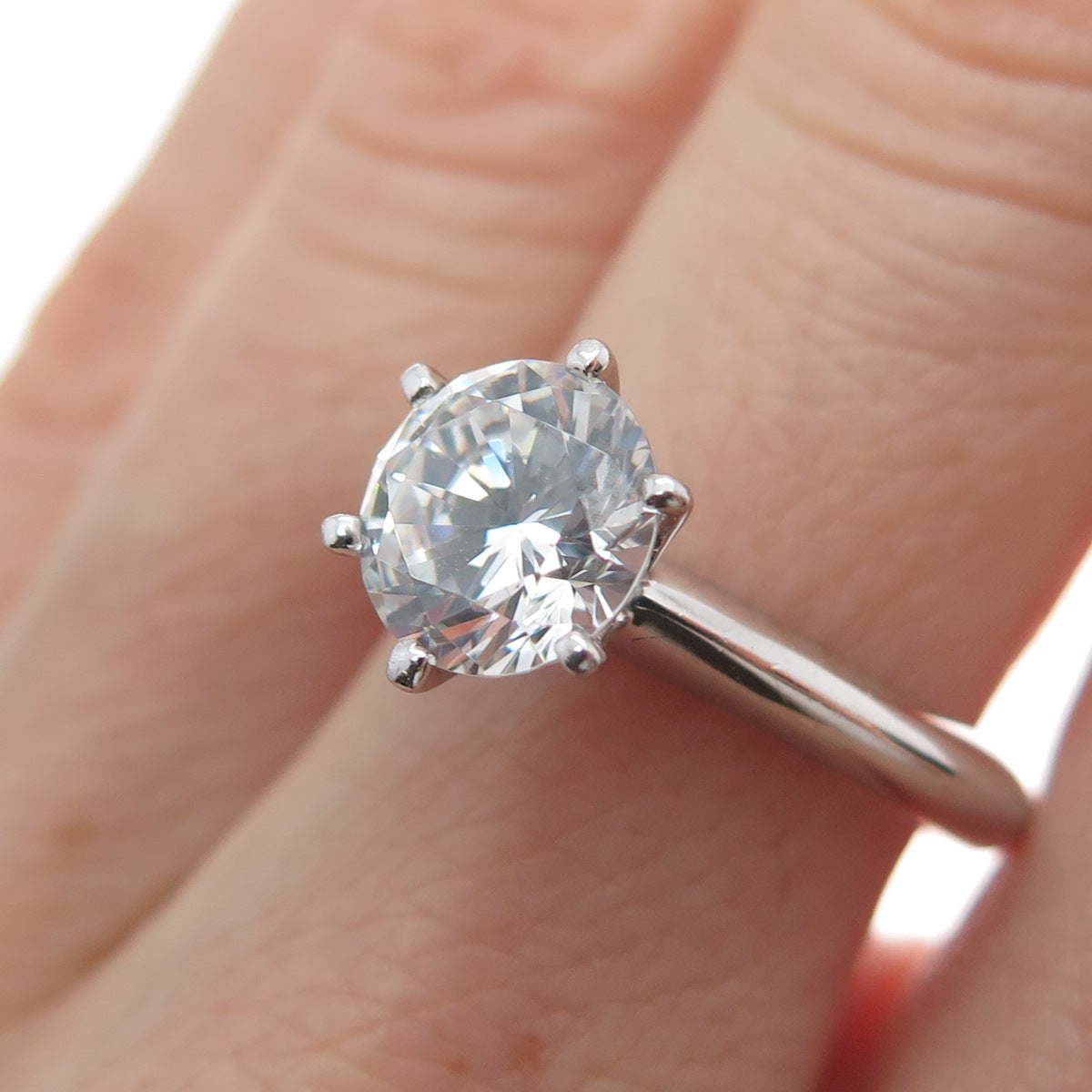 925 Sterling Silver Round-Cut C Z Engagement Ring Size 7.25