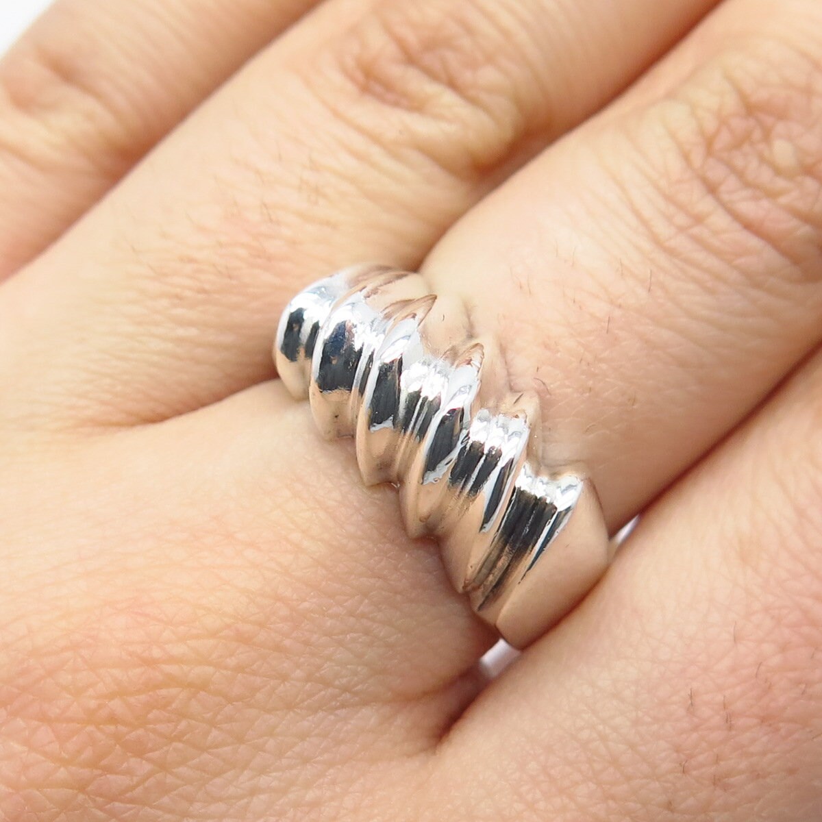925 Sterling Silver Vintage Mexico Ribbed Domed Ring Size 7.75