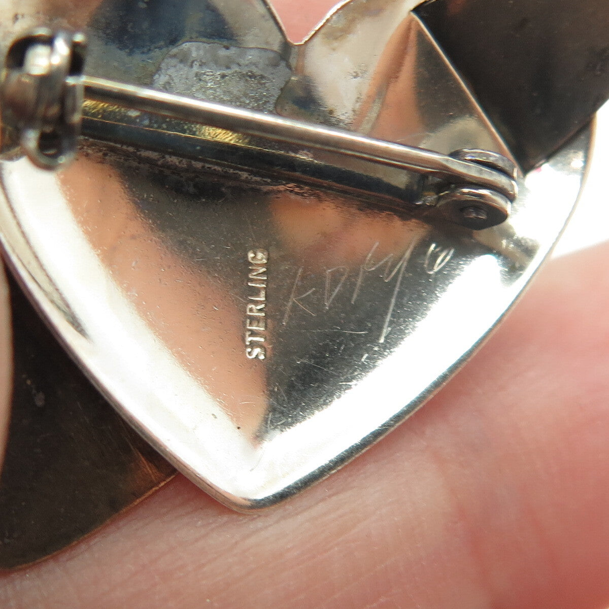 KOREY C. 925 Sterling Silver Vintage Heart Modernist Textured Pin Brooch